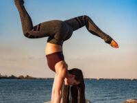 3 TIPS TO HOLD A HANDSTAND⠀ ⠀ Have you
