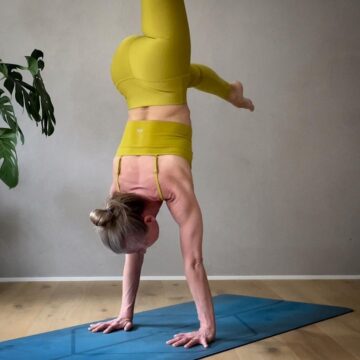 AloHandstandLovers Day 5 Today we add L shape to the