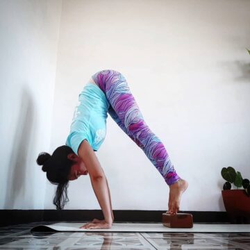 Day 2x20e34x20e3 of UnblockYourPotential with @cyogalife Handstand Pik