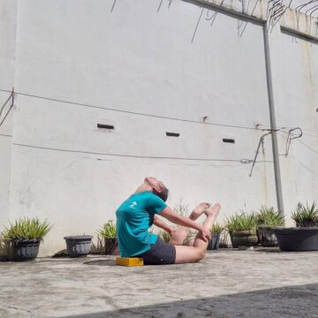Day 5x20e3 UnblockYourPotential with @cyogalife HighBow or Dhanurasana wi