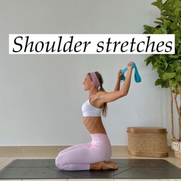 Marina Alexeeva YogaFitness Shoulder stretches • Grab hold of