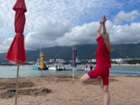 Olga Yoga Beach yoga ⠀ ⠀ ⠀ yogaoutdoors