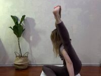Olga Yoga 🧘‍♀️💜🕉️ Day 1x20e31x20e3 of BackMend with @cyogalife