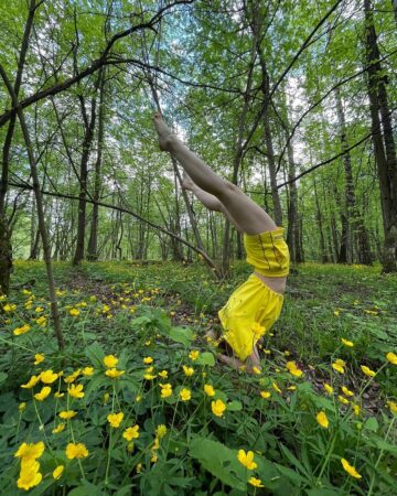 Olga Yoga 🧘‍♀️💜🕉️ Day 1x20e34x20e3 of BackMend with @cyogalife