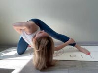 Olga Yoga 🧘‍♀️💜🕉️ Day 7x20e3 of BackMend with @cyogalife