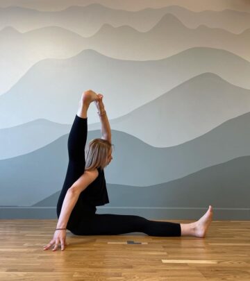 Olga Yoga 🧘‍♀️💜🕉️ Day 9x20e3 of YogiPerspective with @cyogalife