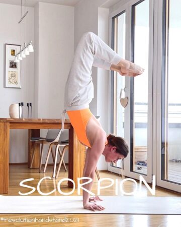 Pia ᵂᴱᴿᴮᵁᴺᴳ Scorpion Handstand Phew Swipe to see how I