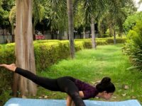 Riya Bhadauria Day 4 arm balance yogifavorites Aug30