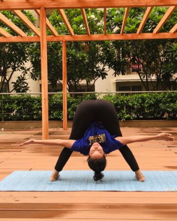 Riya Bhadauria forwardbend flexibility favouriteasanas yogagirl yogamotivation yogaeveryd