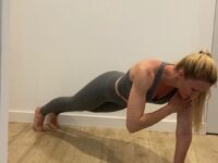 Sara Yogateacher Day 5 6 of our TheJoyOfPlanks