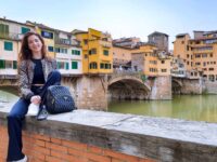 𝓛𝓮𝓽𝓲𝔃𝓲𝓪 𝓕𝓪𝓫𝓫𝓻𝓲 ॐ notyogarelated but Bimba felice a Ponte Vecchio