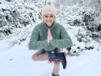 @ Yoga Friends Repost by @meli yogastorch Yoga im Schnee That‘s fun Bissi
