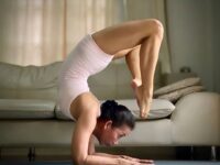 @ Yoga Friends Reposted from @nachpanuch keep trying pinchamayurasana pinchascorpion bac