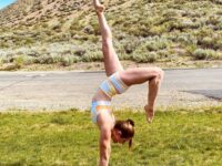 Amiarie Yoga Inversions YouMeUpsideDown Day 4 handstand Outfit @treetribevibe