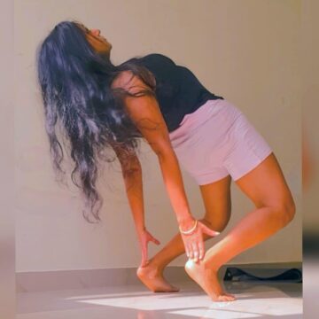 Amrita Jaiswal YOGI FEATURE FRIDAY Featured yogi @tsmikle @yogifeaturefriday seeks