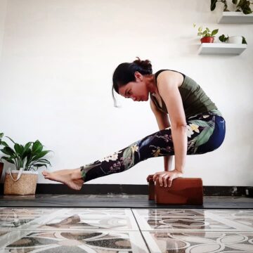 Day 8x20e3 of UnblockYourPotential with @cyogalife Dandasana with blocks