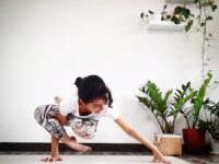 Dewi Hapsari Day 3 of SolarSystemPlanetsAsana yoga challenge Funky armbalance