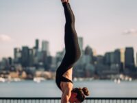 ELLEN Yoga Meditation 2021 GOALS ⁣⁣ ⁣⁣ Handstand