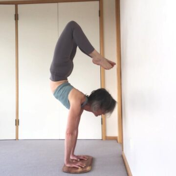 Gabrielle Edwards Yoga Day 6 resolutionhandstand2021 Scorpion Today I used