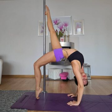 Jasmine PoletastiX Weiter geht es mit Tag 3 yogaaroundtheclock