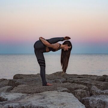KIANA NG Yoga Handstands Love is⠀ ⠀ freeing