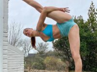 LINDELL ⋆ YOGA For day 3 of alogratefulness we show
