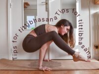 Mathilde ☾ yoga teacher SWIPE for tittibhasana tips An