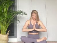 Sara Yogateacher Day4 of soothingyinyoga with a pigeon variation