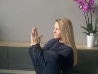 Sara Yogateacher YogiIntentions2021 Jan 11 15 Day1 MANTRA seated