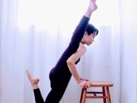Seonia Lizard pose practice using chair Bring your leg as