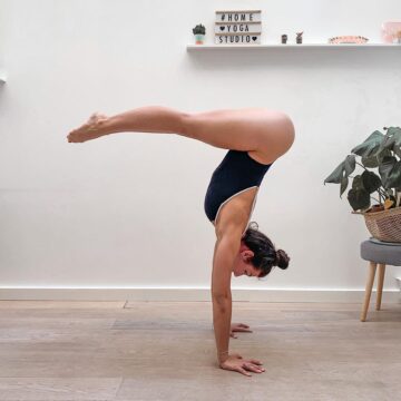 Tatiana AvilaBouruYogaTeacher Handstand is THE pose that taught me so