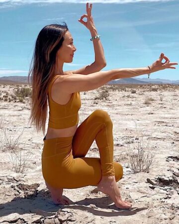 Vayumudra Yoga Stand tall and proud Sink your roots into