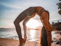 Yoga Goals by Alo @kattiyoga doing an incredible back end