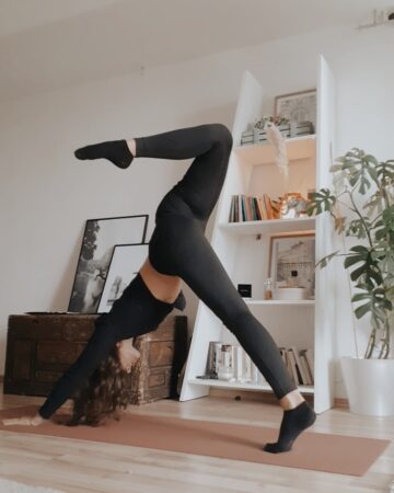 Yogini Practice with love always yoga yogagirl yogapath yogaprogress