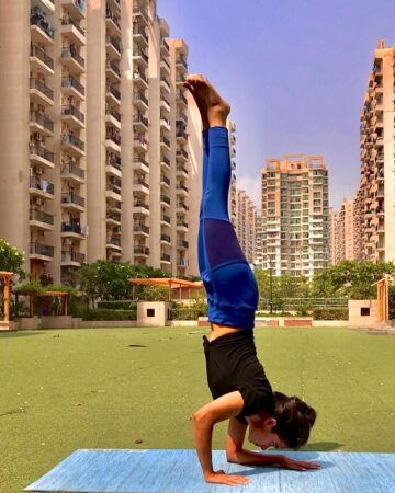 yoga flexibility fitness flexible yogaeveryday strength handstand gymnas