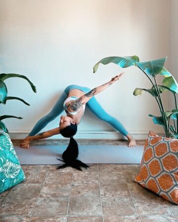 ᴋᴀᴛ yoga enthusiast first day of fridayflowchallenge 416 so