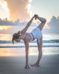 ❍ Danielle Yoga Healing Focus strength with balance