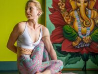 ❍ Danielle Yoga Healing Happy Twisty Tuesday ⠀