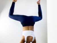 Charmaine Evans Yoga 🇬🇧 New month new challenge Yass ⠀