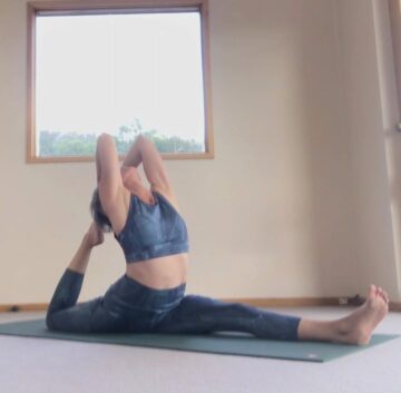 Gabrielle Edwards Yoga Day 4 and we are pairing splits