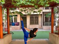 Riya Bhadauria Stay flexible yogadailydancersplit yogastretch ysyd yogiseeyogido