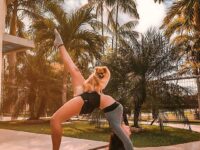 yogagirls Todays yogi superstar @tannanysilva ⠀ Follow @yogagirlstv⠀ Follow @yogagirl