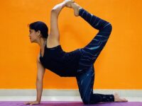 1639344989 𝓟𝓪𝓻𝓸𝓶𝓲𝓽𝓪 @yogaanya Yoga challenge Announcement AsanasForEarth April 15 18 Join us