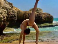 1639725617 yogagirls @yogagirlstv Todays yogi superstar  selenaa  ⠀ Follow @yogagirlstv⠀ Follow @yogagirlstv