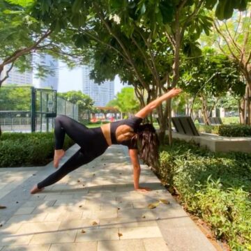 Aya Yoga Tutorials Shapes @yogabreatherepeat Side planks and Sunny days