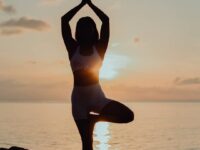 Briohny Smyth Yoga Teacher @yogawithbriohny 2017 broke me and left me