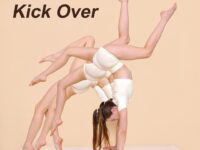 Caroline Anne @carolineanneyoga How To KickOver Kicking over in a wheel