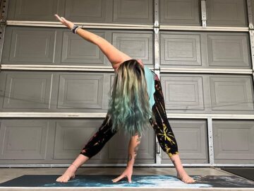 Cassandra Fox @cassana fox Twisting for yogisparkoflight To wring out tension and