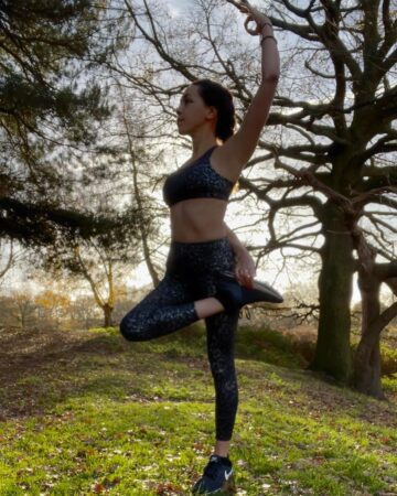 Charmaine Evans Yoga @charmainehevans Happy hump day Its so cold I