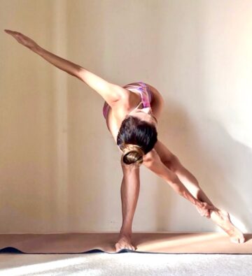 Chika @yoga she Day 2 Balancing twist Adaptation to change for